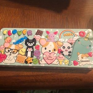 Two Faced Clover Eye Palate